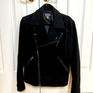 Men wool bikers jacket Us 36 R from H&M 3 putside pockets 2 inside pockets.